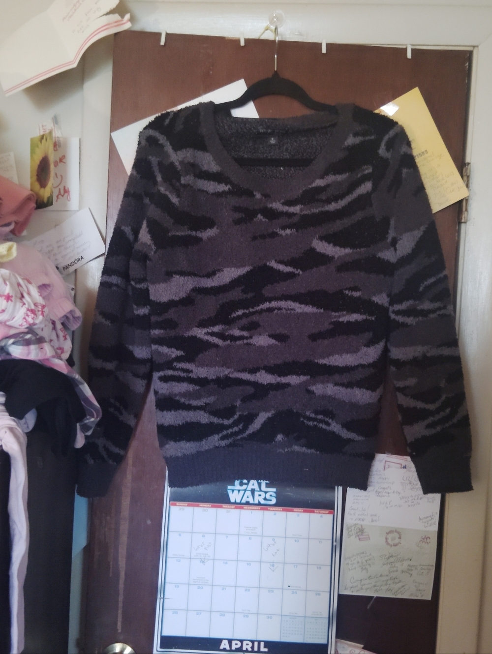BAREFOOT DREAMS CozyChic Seaside Crew-Neck Pullover - Carbon Camo - Picture 4 of 9